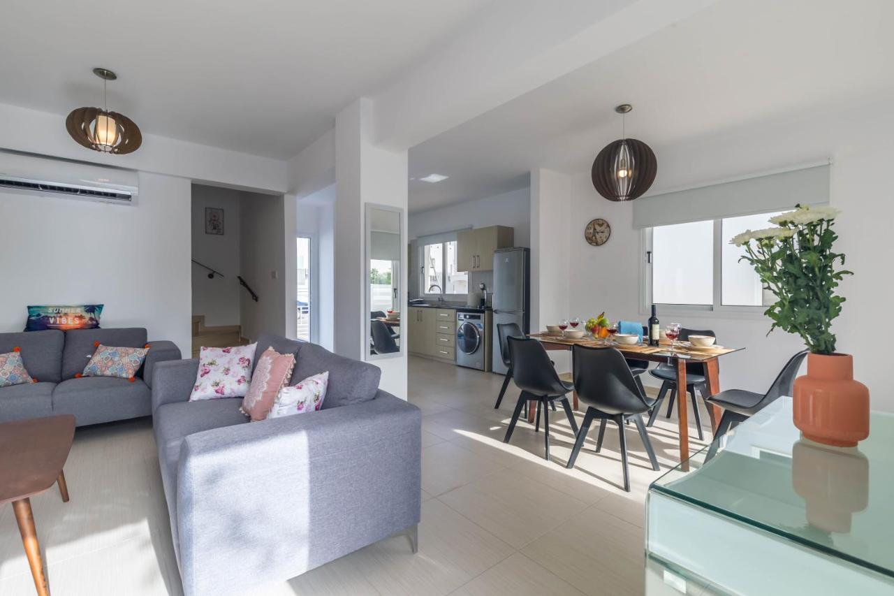 Nissini Villas 2 アヤナパ エクステリア 写真