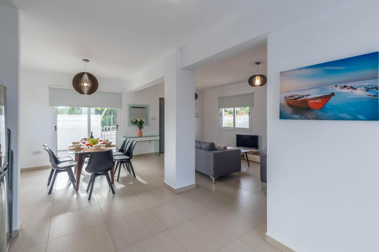 Nissini Villas 2 アヤナパ エクステリア 写真
