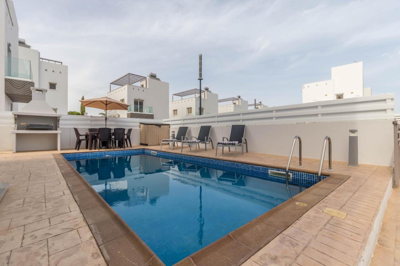 Nissini Villas 2 アヤナパ エクステリア 写真